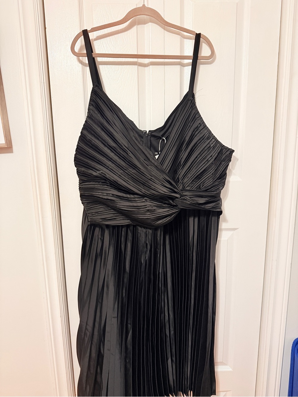 Boohoo Black Pleated Midi Dress with Twist Front
